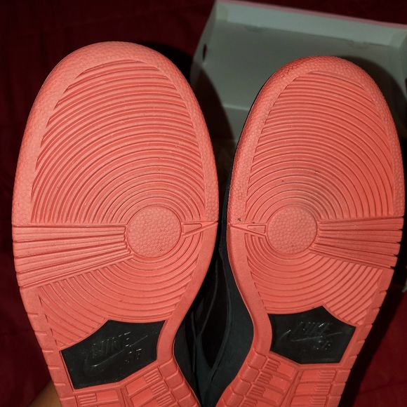 Authentic used Nike SB Dunk lo Black Pigeon - Picture 2 of 16